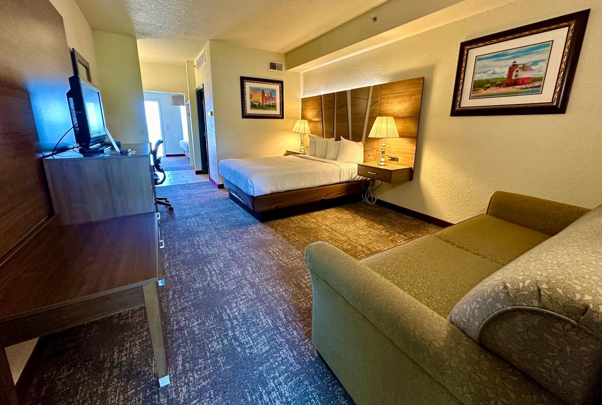 Resort Mackinaw Beach And Bay & 3*